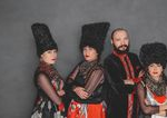 Tvorit pod sirenami je narocne ale nevyhnutne tvrdia clenovia ukrajinskej kapely DakhaBrakha