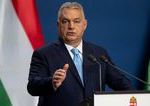 Aktivisti v Prahe obliali plot velvyslanectva Madarska cervenou farbou