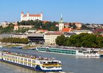 Na kupu trojizboveho bytu v Bratislave treba 16 platov