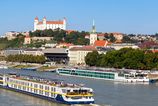 Na kupu trojizboveho bytu v Bratislave treba 16 platov