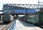 Cez zeleznicnu stanicu Poprad Tatry opat jazdia vlaky