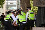 Policia zatkla hovorcov Defend Our Juries v Londyne
