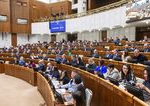 Poslanci sa v utorok vratia do lavic venovat sa maju konsolidacii