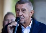 VIDEO Babis divoko spieval fortissimo vyznaval lasku Fialovi po taliansky Ten ma strach o sokovo dusevne zdravie