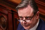 Belgicka vlada v ohrozeni Premier poziadal krala Filipa o odklad