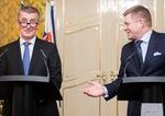 Cesi pisu o spolupraci Babisa s Ficovou vladou