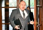 Tipos a minister Huliak rozdali seniorom seky na 120 tisic eur peniaze zatial nie su kryte