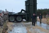 Kim Cong un dohliadal na testovanie rakiet v Japonskom mori