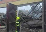 V areali firmy vo Velkych Kapusanoch spadla strecha tri osoby su nezvestne