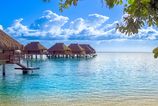 Viac nez len drahe rezorty nad vodou Tahiti ukryva cierne plaze a najnebezpecnejsiu vlnu sveta