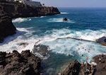 Vlna na Tenerife zabila matku a syna dcera prezila