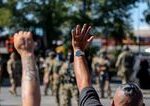 Byvaleto moderatora CNN zadrzali v svislosti s protestami v Minneapolise