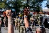 Byvaleto moderatora CNN zadrzali v svislosti s protestami v Minneapolise