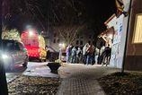Drama v Golianove Muz v dome zadrziaval dve male deti kuklacki zasahovali Pred polnocou sa situacia upokojila