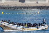 Patranie v oceane Gambia hlada nezvestnych po havarii lode