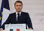 Pariz odhalil falosnu webovu stranku spajajucu Emmanuela Macrona s Jeffreym Epsteinom Za dezinformaciami stoji Rusko