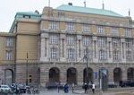 Policia zasahovala na Karlovej univerzite v Prahe Zadrzali zamestnanca kvoli vyhlaskam studentom a zamestnancom