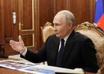 STVR ukazala usmiatych utecencov a viac priestoru dostal Putin Mimovladna organizacia sa pozrela na to ako slovenske televizie zvladli 4 vyrocie vojny