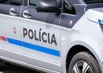 V Michalovciach doslo k zrazke policajneho auta s osobnym tri osoby skoncili v nemocnici