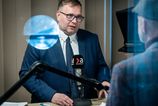 ombudsman dobrovodsky otvoril vlade dvere ak nebude vyhovene jeho poziadavkam v oblasti liekovej politiky rozhodne ustavny sud videopodcast