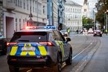 nocna strelba pri banke v lucenci zranila jednu osobu policia vysetruje bitku na parkovisku a pouzitie zbrane