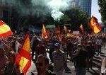 tisice ludi v uliciach madridu ziadaju pad vlady premier pedro sanchez celi obvineniam z korupcie