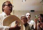 Lavicovy kandidat v Peru celi obzalobe Sudca posiela Sancheza na sud tesne pred rozhodujucimi volbami