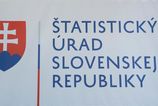 Slovenska ekonomika pokracuje v slabom raste niektore priemyselne odvetvia brzdia rast HDP