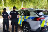 Enviropolicajti zasahuju pri podozrivej skladke v Komarne preveruju nelegalne rozoberanie aut