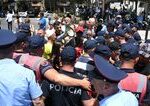 Nazov Albansko zasiahli protesty proti hotelu spajanemu s rodinou Trumpovcov Policia zadrzala viacerych demonstrujucich