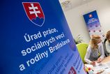 Nezamestnanost na Slovensku po mesiacoch rastie Pocet ludi bez prace prekrocila hranicu 142tisic
