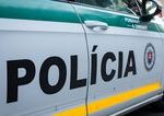 Policia eskortovala na sud z zenu z Liptovskeho Mikulasa ktora celi obvineniu z pokusu o vrazdu