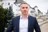 Volby 2026 Do sutaze o post predsedy Zilinskeho samospravneho kraja sa zapaja Martin Kapitulik