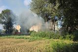 Na Topolcianskej ulici v Petrzalke horel hromadeny odpad Hasicu plamene rychlo zlikvidovali