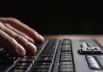 Odhalili ho lovci pedofilov Slovensky expolitk podla najnovsich sprav posielal intimne fotografie dievcatam