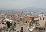 Posvatna pizza a chaos na uliciach Neapola v dialke prach Pompei Viete ze na Capri premava specialna lanovka