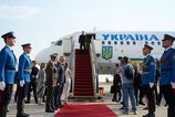 Volodymyr Zelenskyj prvykrat od invazie pristal v Srbsku