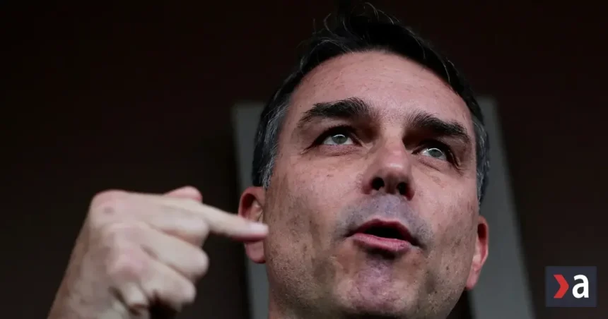 Bolsonarovho syna vyšetrujú pre korupciu. O prezidentský úrad chce zabojovať s Lulom