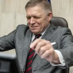 Česi sa smejú z Fica, prirovnávajú ho k zmätenému kráľovi z Pyšnej princeznej