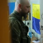 Dokument Zomrieť a žiť na Cinematiku: Príbeh troch mužov, ktorí sa učia znova žiť