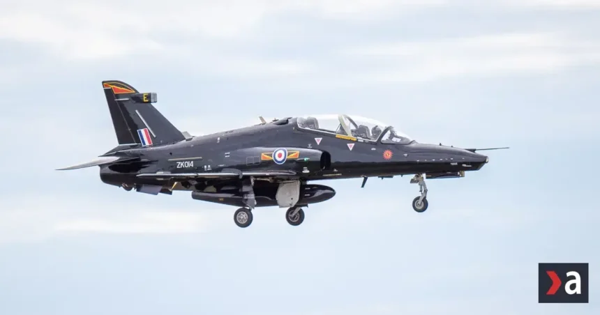 Drama na oblohe pri Anglesey: piloti vyskočili z cvičného stroja, zranenia ľahké