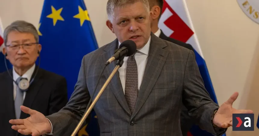 Fico opäť všetkých „odrovnal“. Rysuje sa jediná persóna, ktorá „odrovná“ jeho