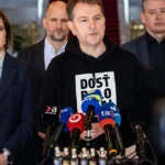 Hnutie Slovensko žiada parlament, aby riešil drahé palivá, a chce kresať platy ministrom