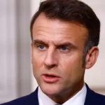 Macron varuje pred hybridnou hrozbou, Francúzsko sa chráni pred dronmi