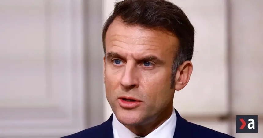 Macron varuje pred hybridnou hrozbou, Francúzsko sa chráni pred dronmi