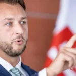 Matúš Šutaj Eštok sľubuje policajtom vyššie platy. Odborári: Príliš neskoro, príliš málo