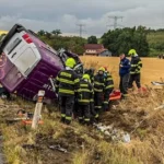 Nehoda v okrese Košice-okolie uzavrela cestu, zasahuje vrtuľník
