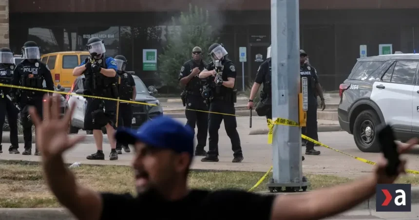 Policajt zložky ICE postrelil muža v texaskom meste Austin
