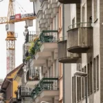 Realitné šialenstvo sa zastavilo. Z trhu miznú kupci aj jedna kľúčová skupina