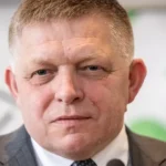 Robert Fico by mal odteraz už iba svietiť a kúriť